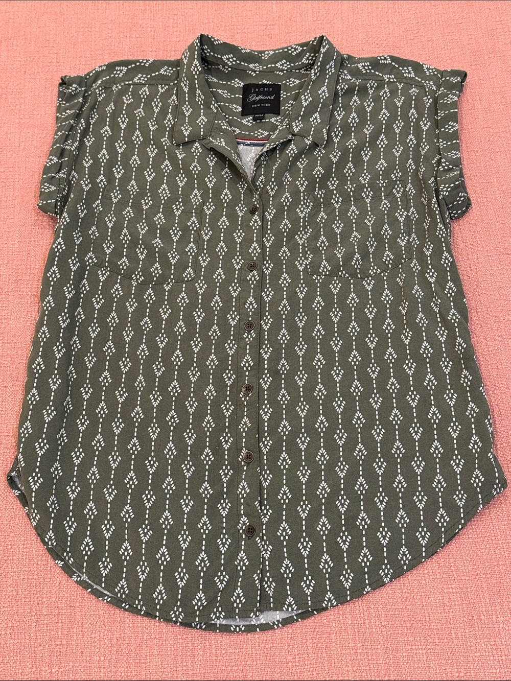 JACHS Girlfriend Olive Green Short-Sleeve Button-Down with White Geometric Print